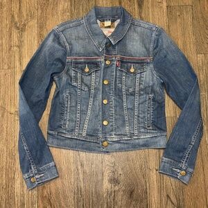 Levi’s Trucker Jacket with Aztec embroidered design Denim Jacket Sz medium
